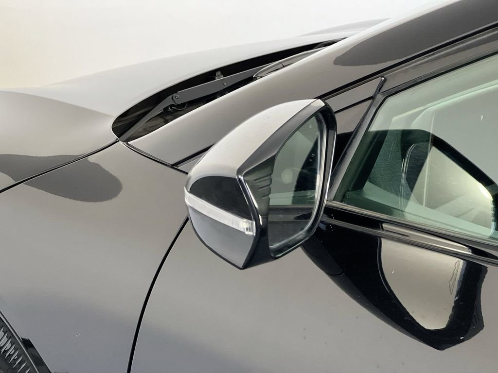 Certified Used 2024 Black Kia Wind image 6