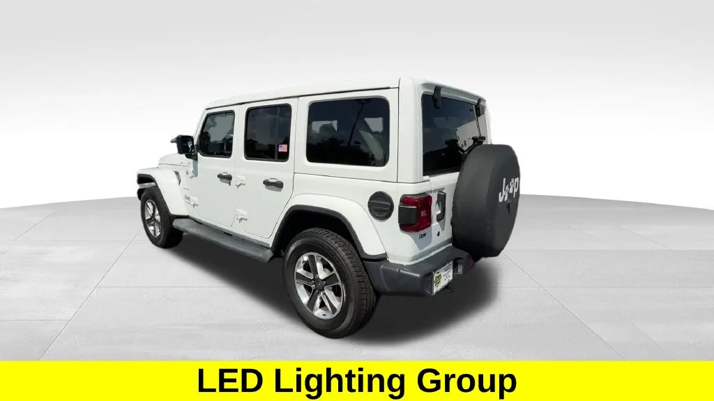 Used 2019 White Jeep Unlimited Sahara image 4