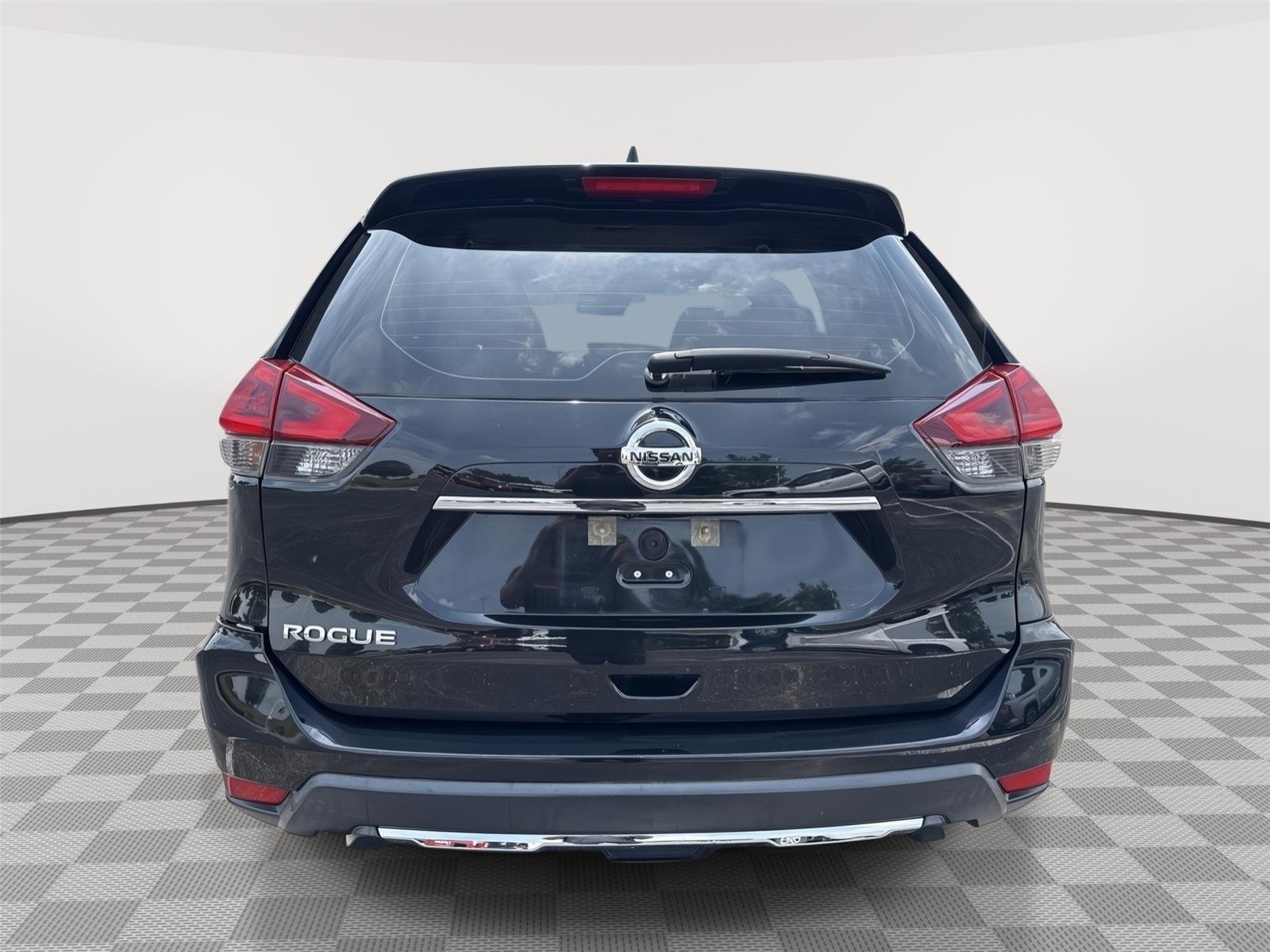 Used 2020 Magnetic Black Pearl Nissan S image 12