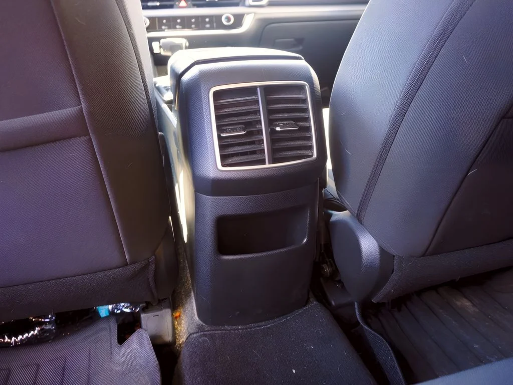 2023 Kia Sportage LX - Photo 31