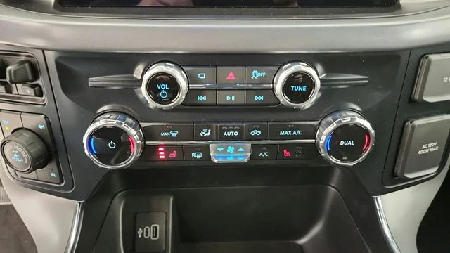 New 2026 Oxford White Ford XLT image 43