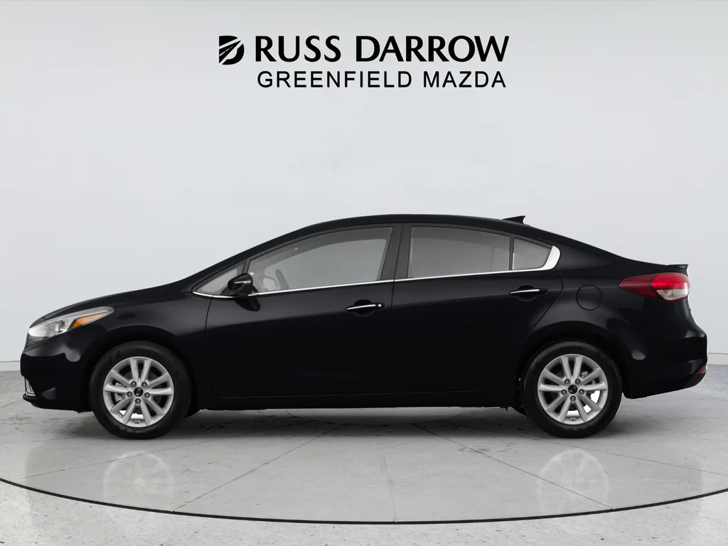 Used 2017 Black Kia S image 2