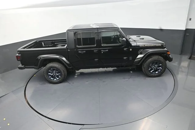 New 2026 Black Clear-Coat Exterior Paint Jeep 85th Anniversary Edition image 18