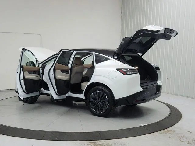 New 2026 White Nissan Platinum image 13