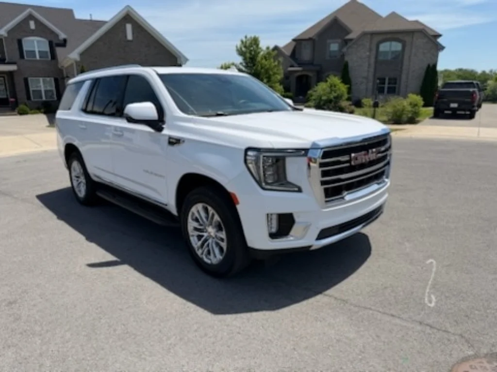 Used 2023 Summit White GMC SLT image 3