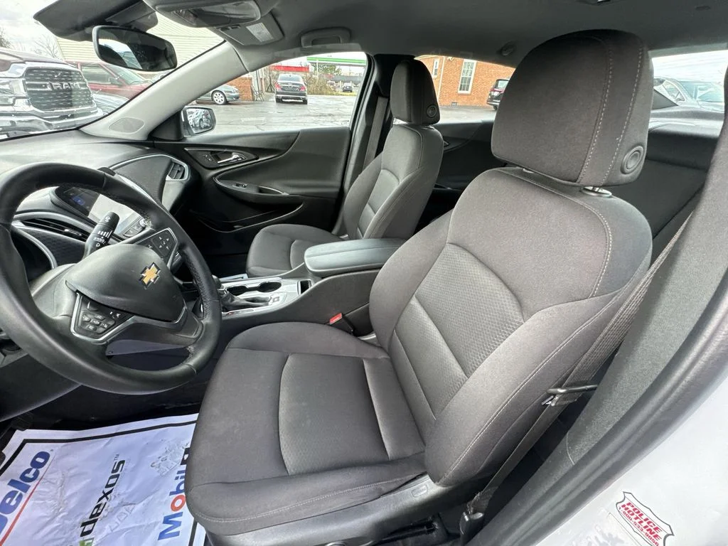 Used 2024 White Chevrolet LT image 11
