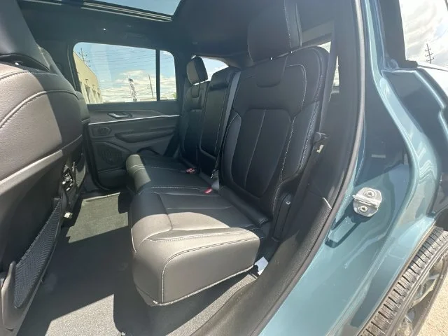 New 2026 Steel Blue Exterior Paint Jeep Limited image 26