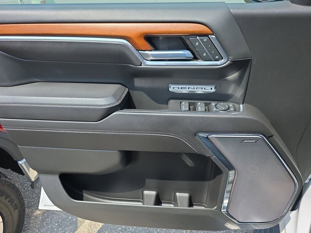 Used 2023 White GMC Denali image 18