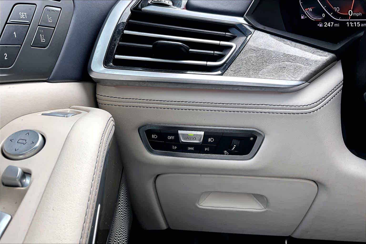 Used 2019 Arctic Gray Metallic BMW xDrive50i image 36