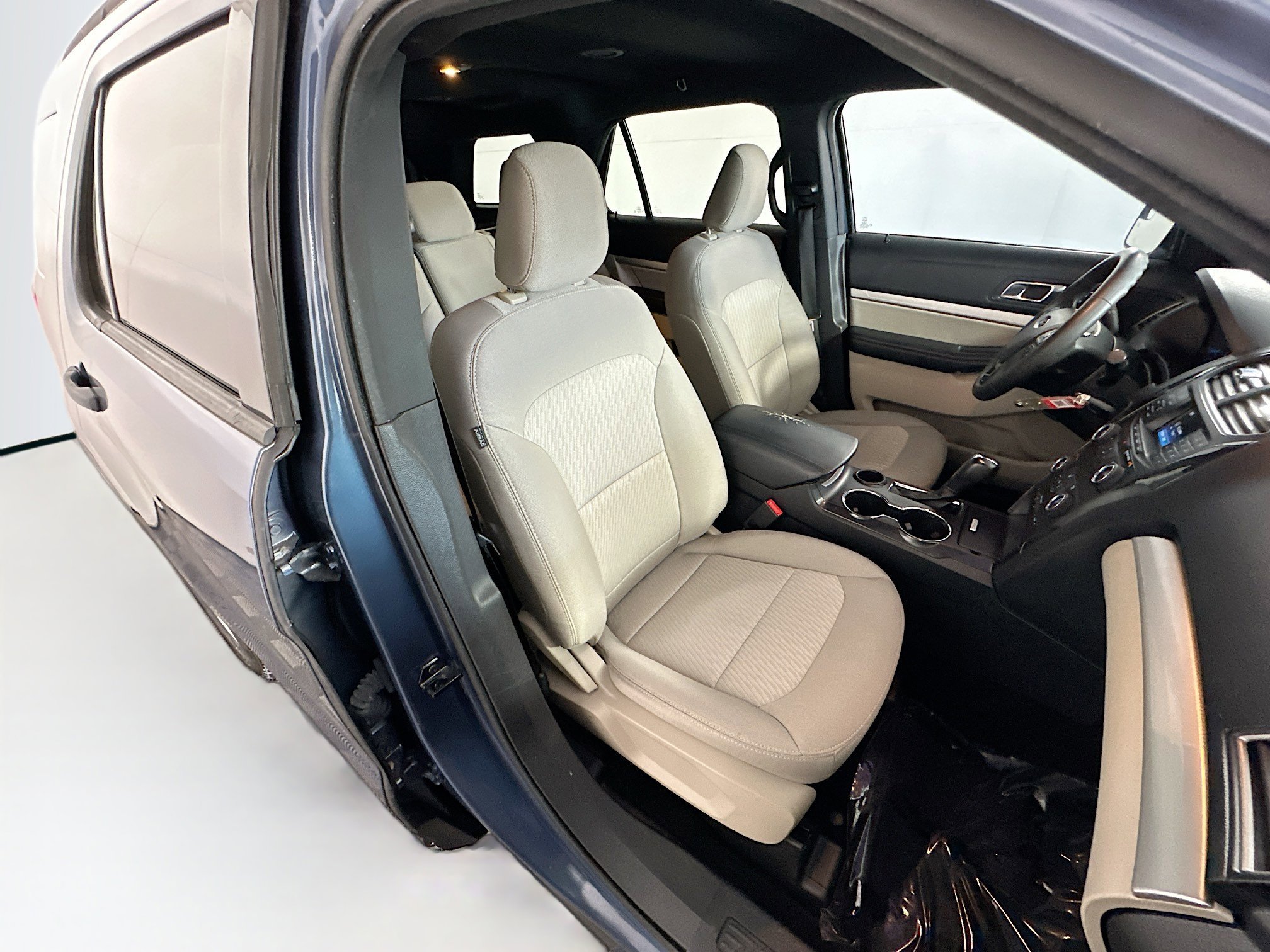 Used 2019 Blue Metallic Ford Base image 27