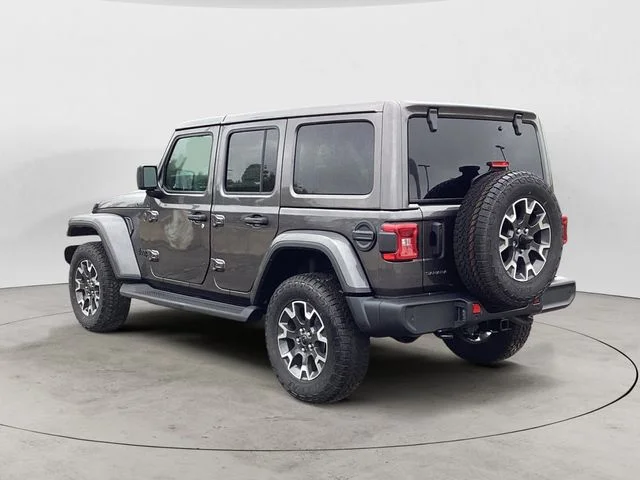 New 2026 Crystal Metallic Jeep 4-DOOR SAHARA image 3