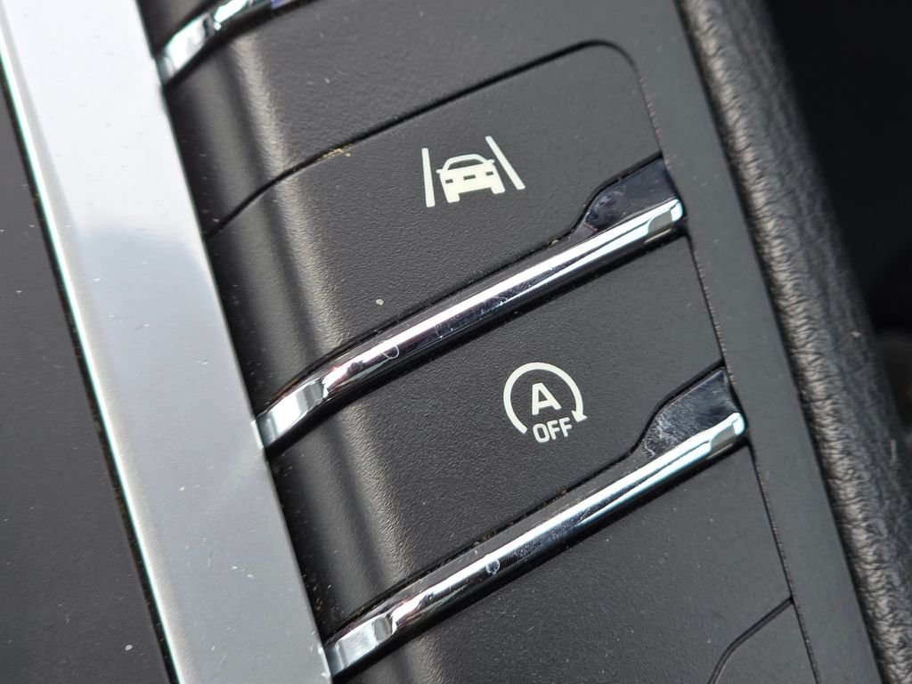 Used 2020  Porsche S image 15