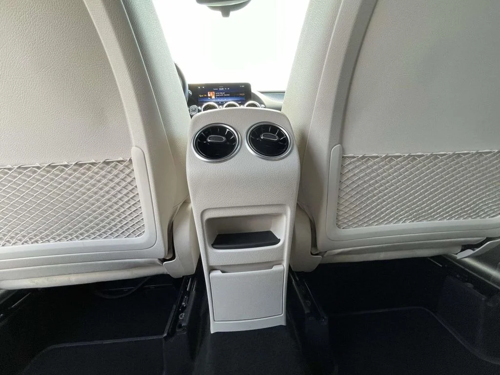 Used 2025 Polar White Mercedes-Benz 250 4MATIC® image 5