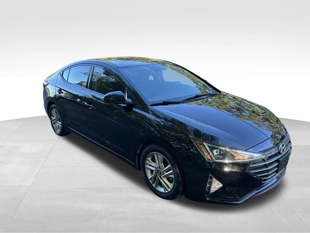 Used 2019 Black Hyundai Value Edition image 8