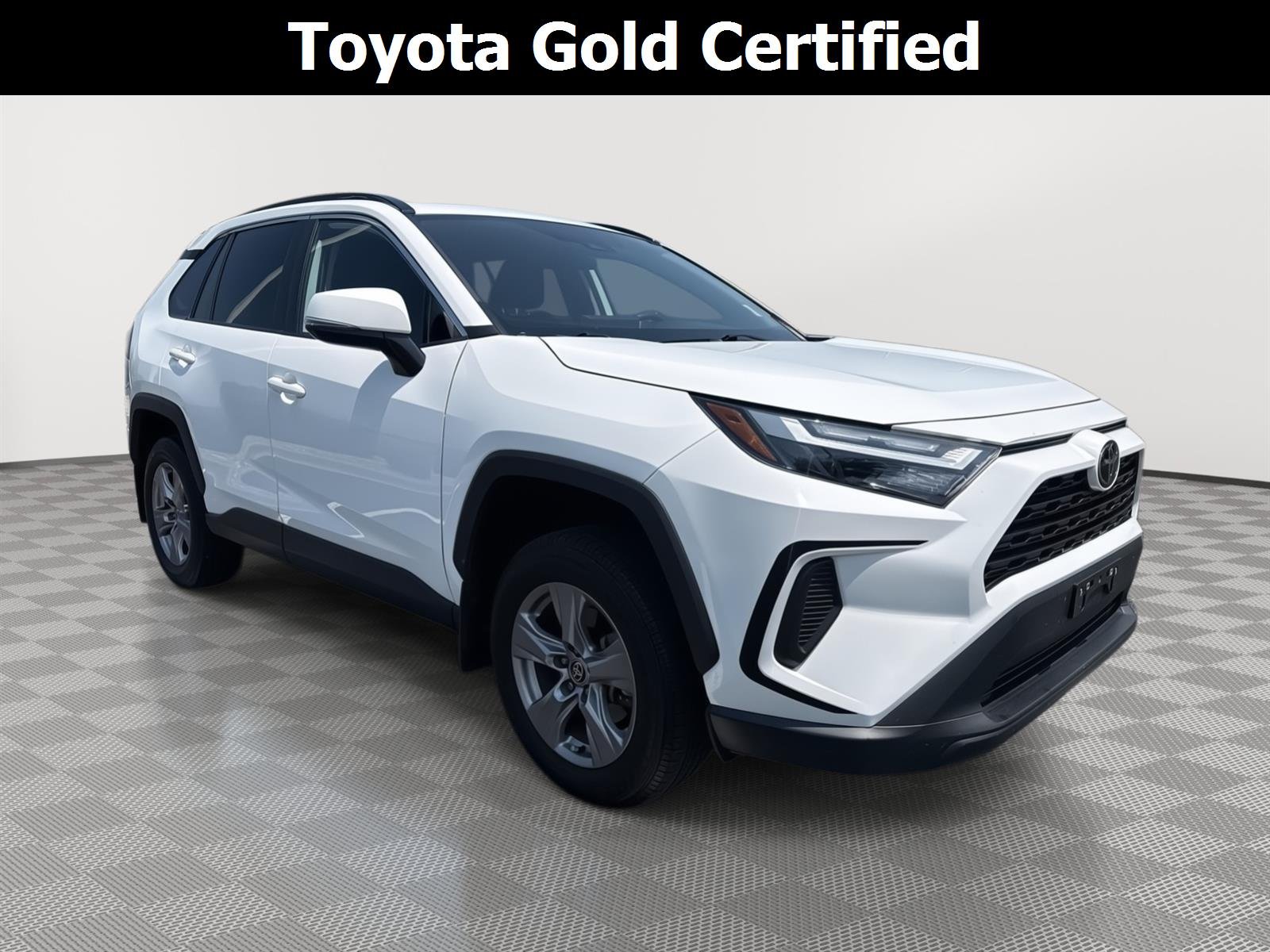 Used 2024 Ice Cap Toyota XLE image 1