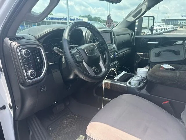 Used 2022 White GMC Denali image 28
