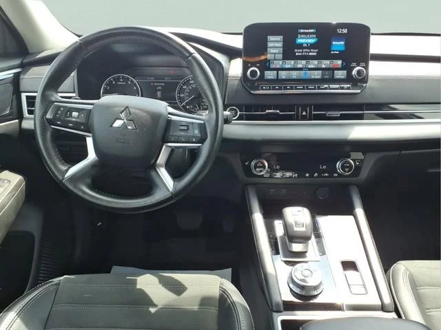 Used 2024  Mitsubishi SE image 4