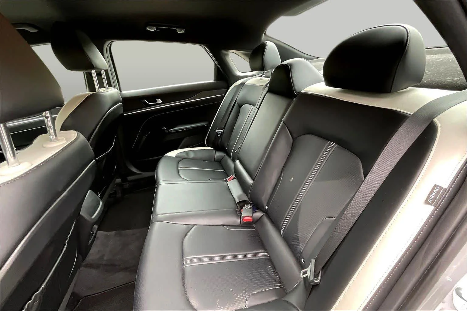 Used 2025 Wolf Gray Kia GT-Line image 19