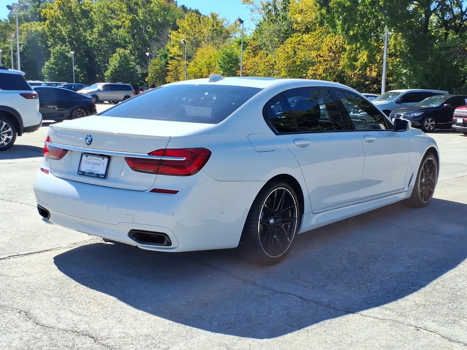 Used 2018 Alpine White BMW 750i xDrive image 7
