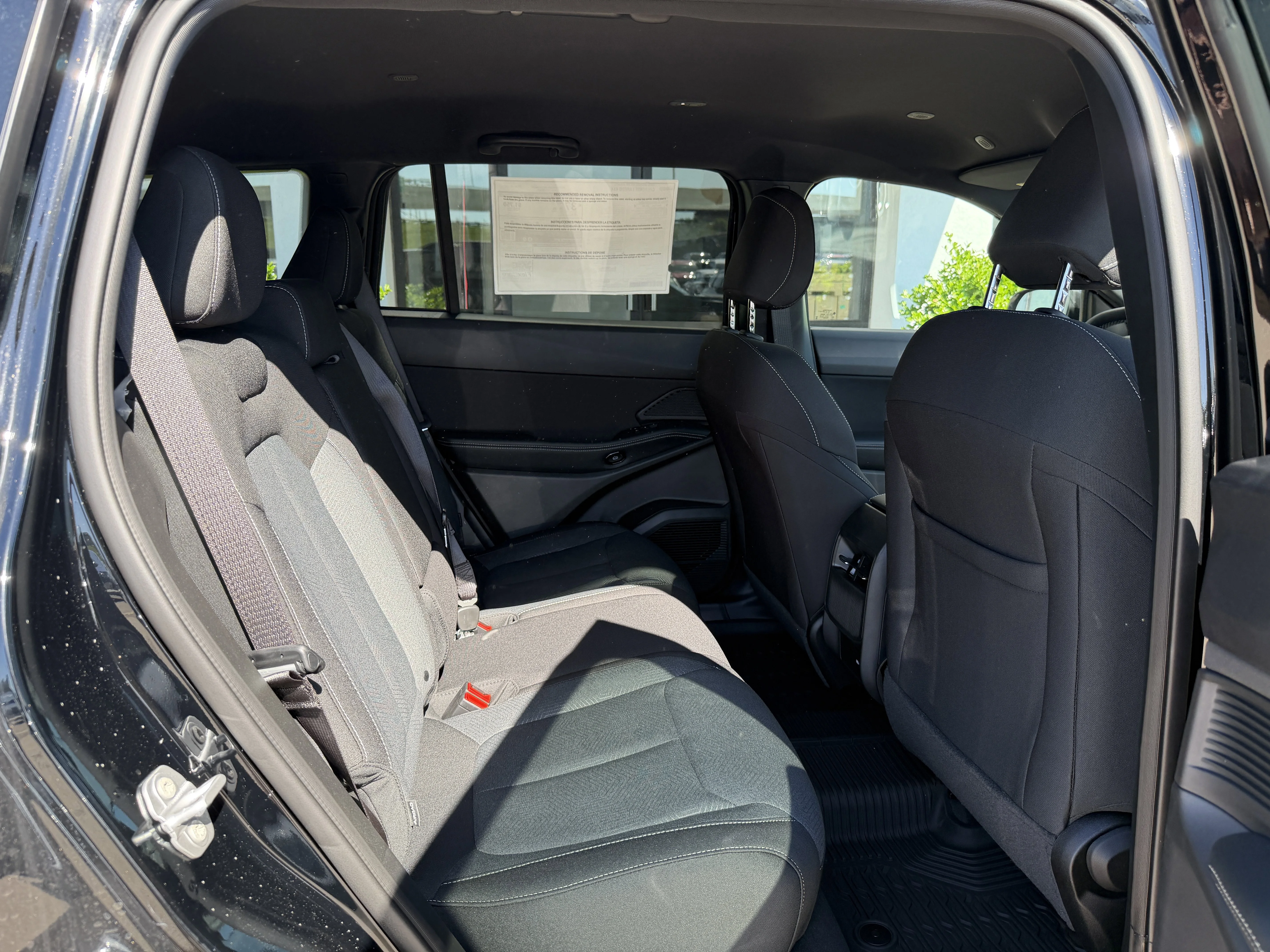 New 2026 Diamond Black Crystal Pearlcoat Jeep Laredo image 25