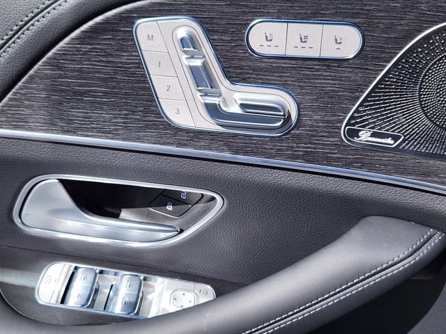 New 2026 MANUFAKTUR Moonlight White Metallic Mercedes-Benz GLE 53 AMG® image 11