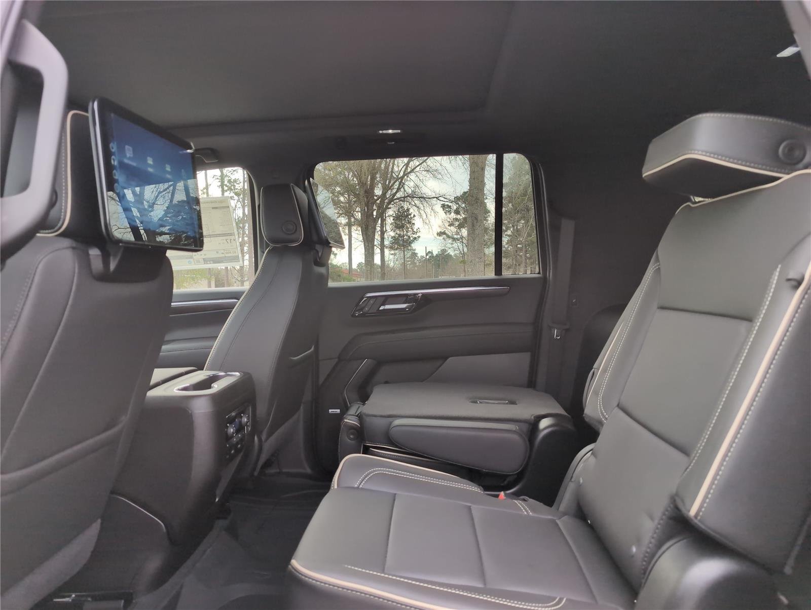 2026 Chevrolet Suburban Premier - Photo 29