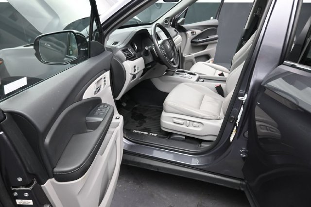 Certified Used 2023 Modern Steel Metallic Honda AWD RTL-E image 47
