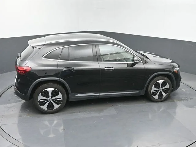 Used 2025 Black Mercedes-Benz GLA 250 image 39
