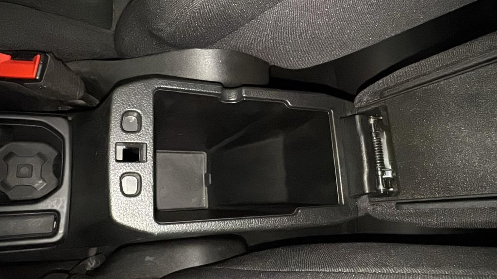 Used 2019 Green Jeep Latitude image 23