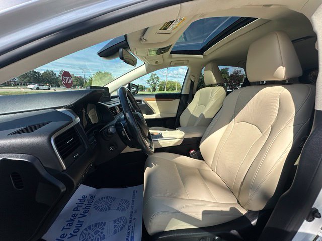 Used 2022 White Lexus 450h image 17