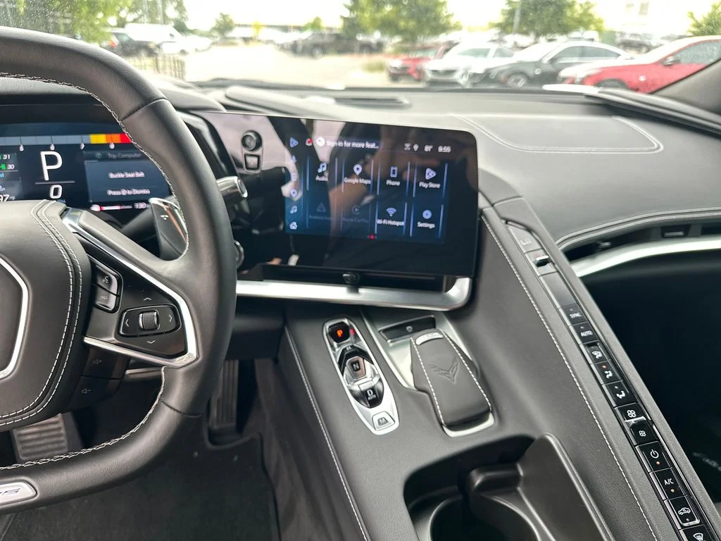 Used 2025 White Chevrolet Z06 image 21