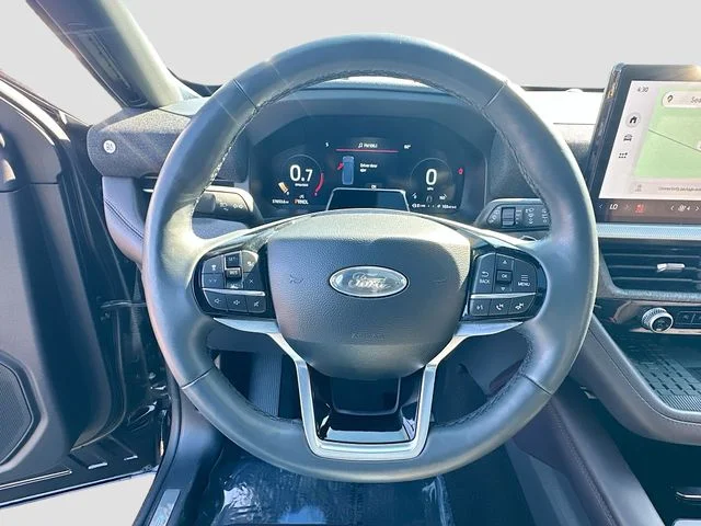 2025 Ford Explorer Platinum - Photo 11