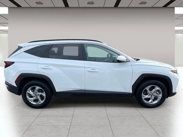 Used 2024 White Hyundai SEL image 2