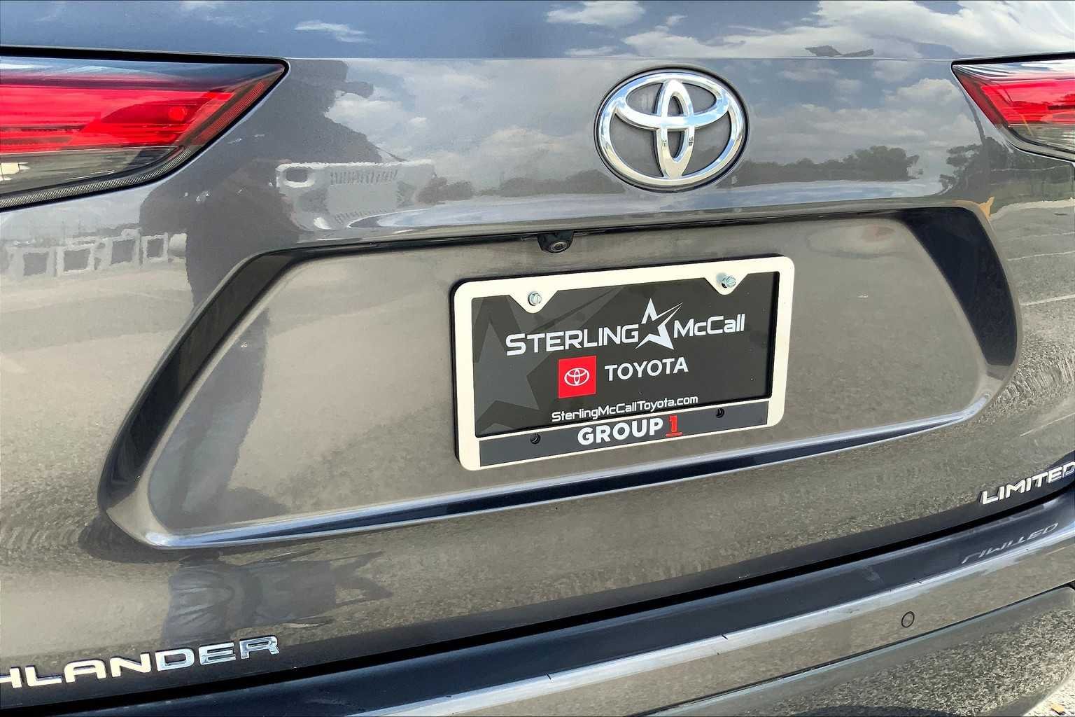 Used 2020 Magnetic Gray Metallic Toyota Limited image 10