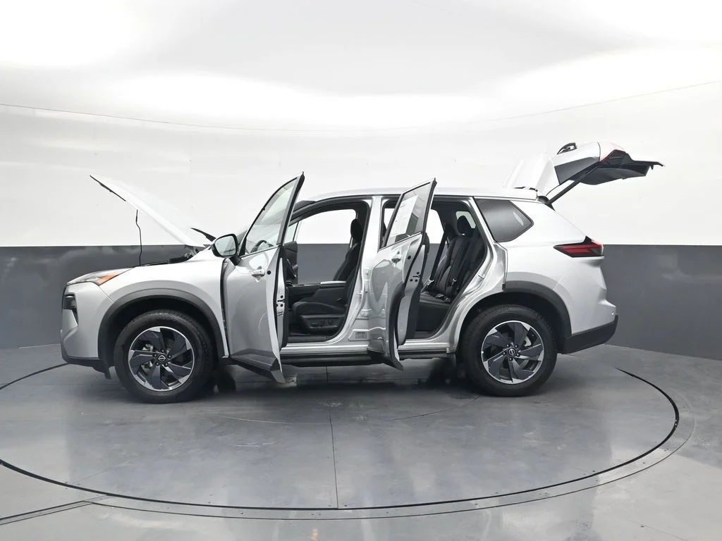 Used 2025 Silver Nissan SV image 43