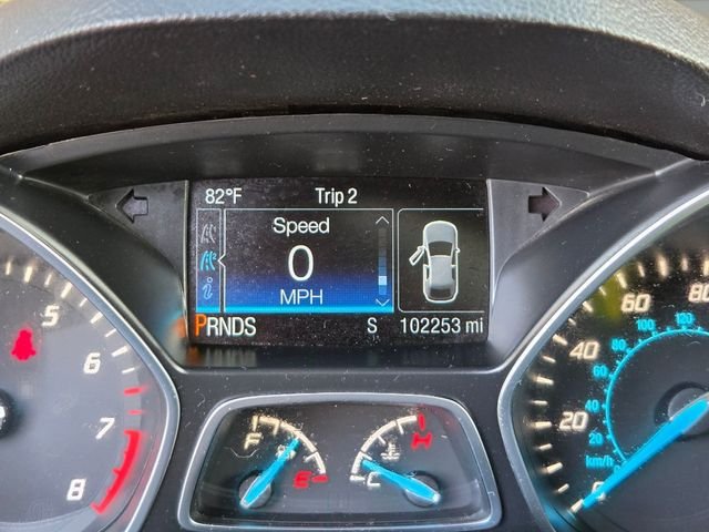 Used 2016 Orange Ford SE image 14