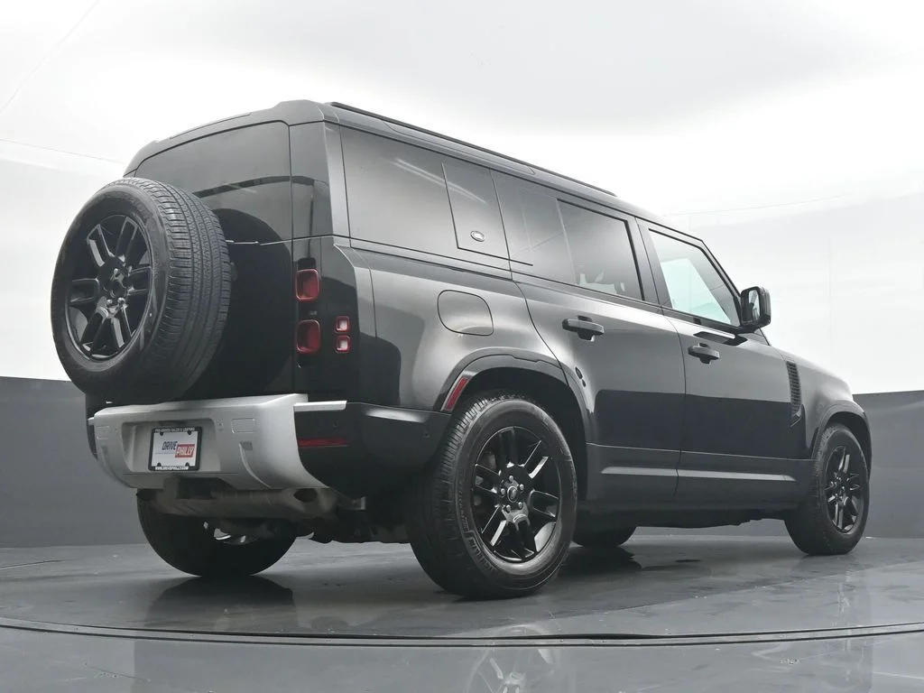 Used 2024 Black Land Rover S image 30
