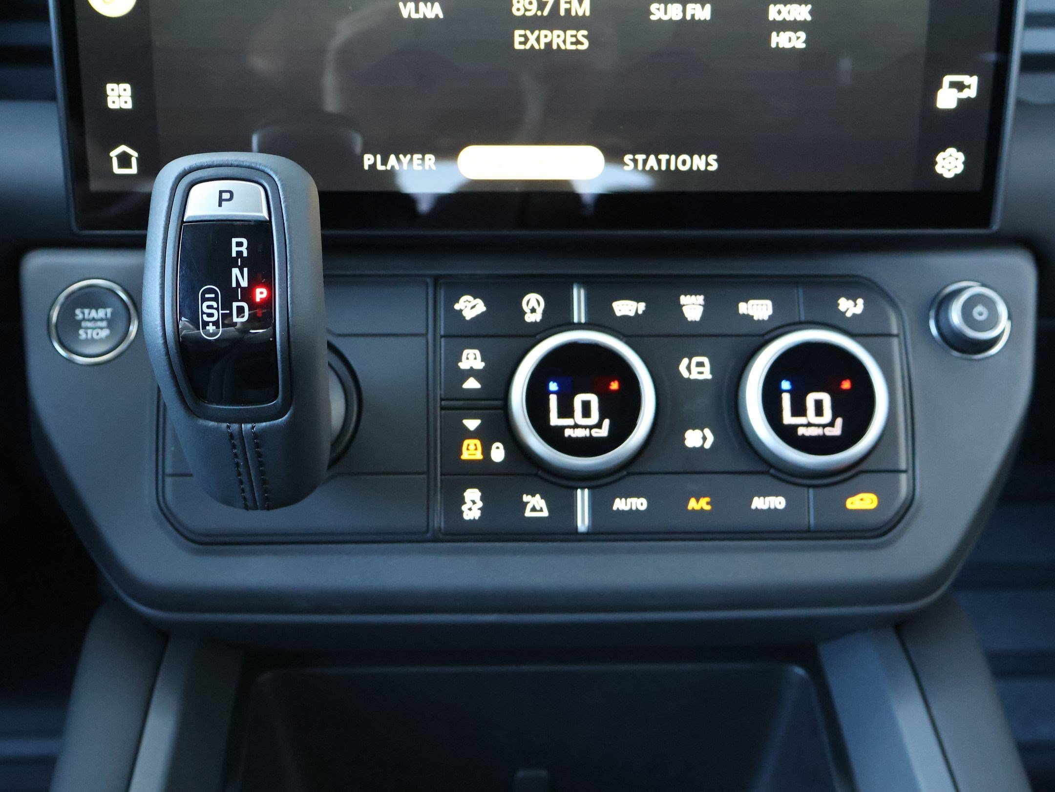 Used 2026 White Land Rover 130 P300 S image 21