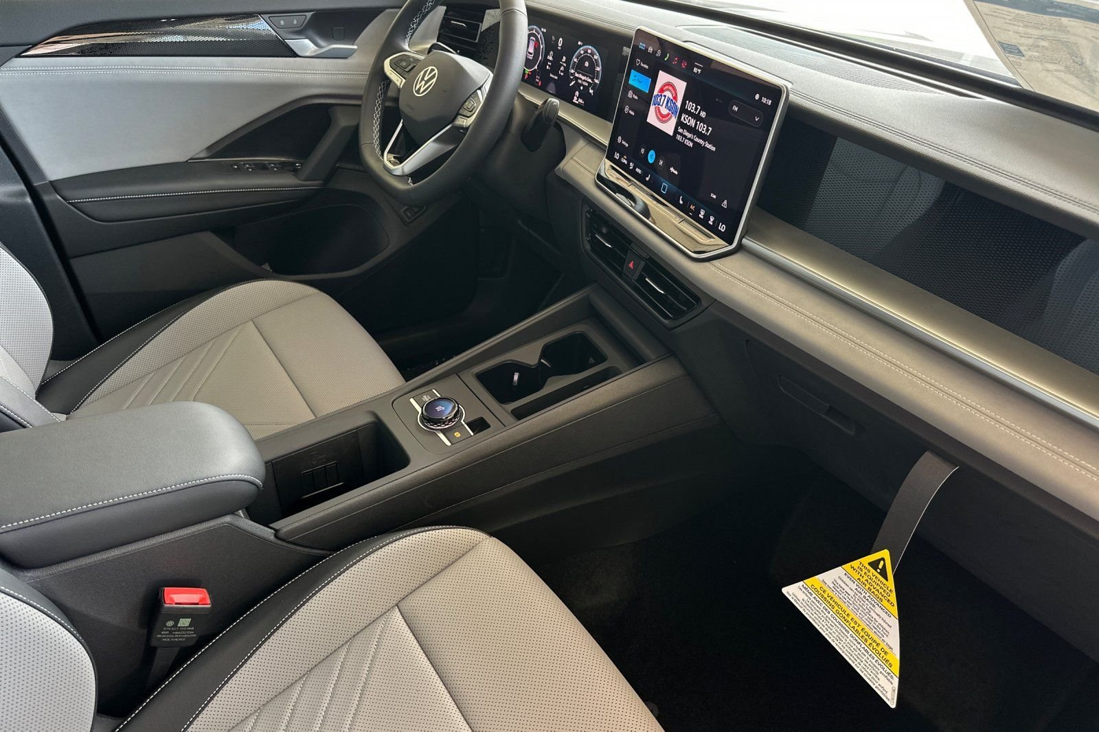 New 2026 Platinum Gray Metallic Volkswagen 2.0T SE image 16