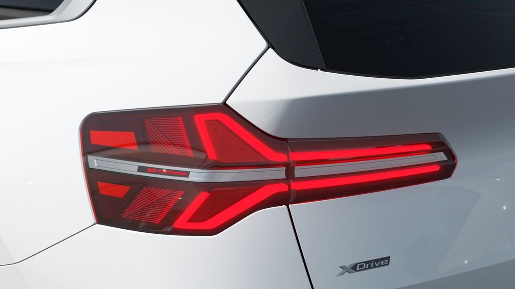 New 2026 Alpine White BMW 30 xDrive image 33