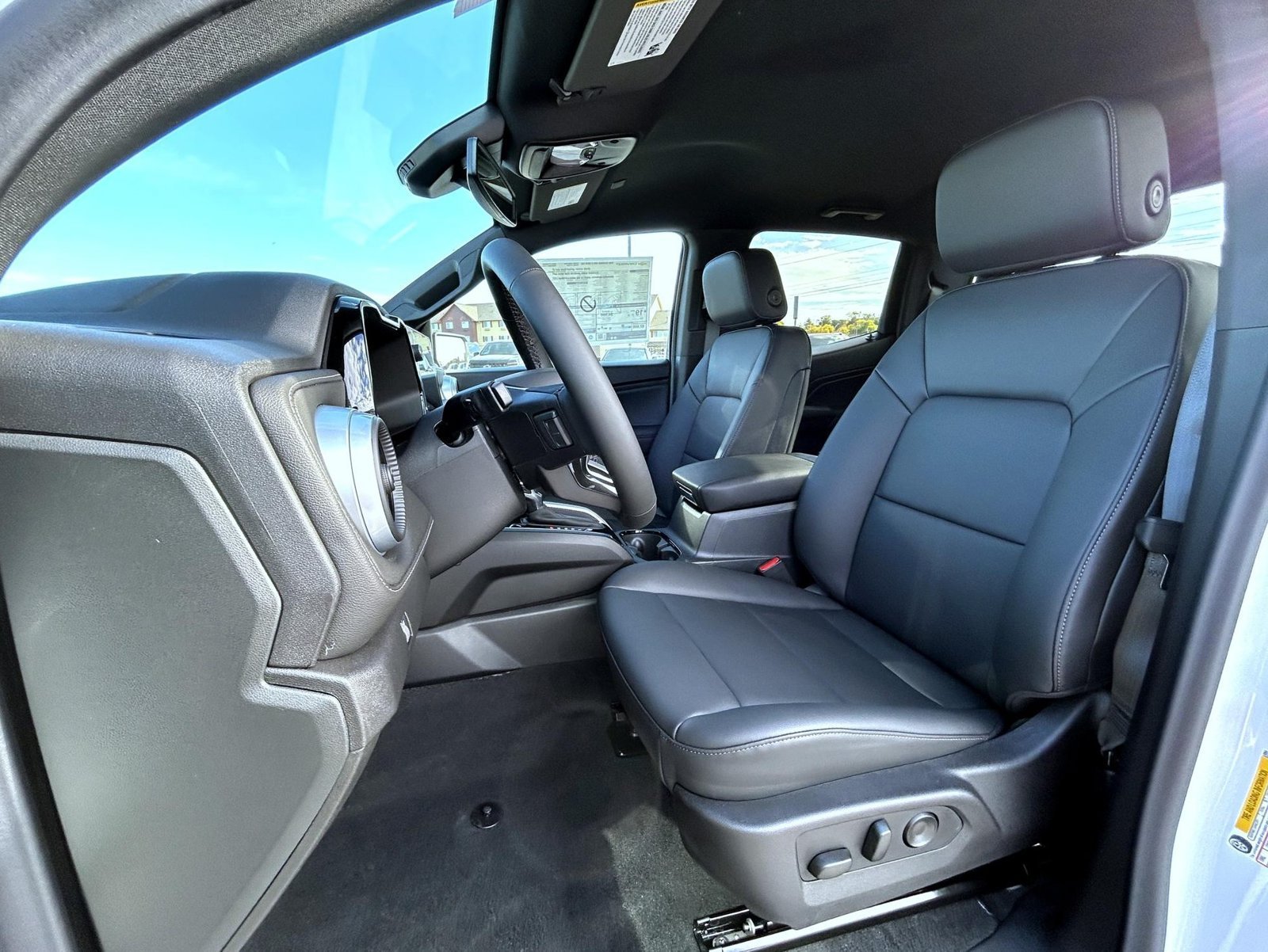 2026 Chevrolet Colorado LT - Photo 10