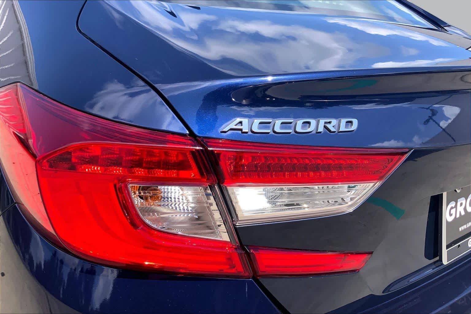 Used 2020 Obsidian Blue Pearl Honda EX-L image 28