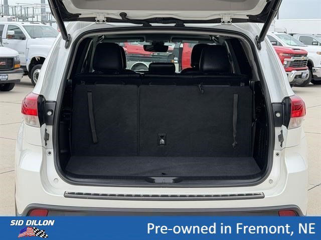 Used 2018 Blizzard Pearl Toyota XLE image 5