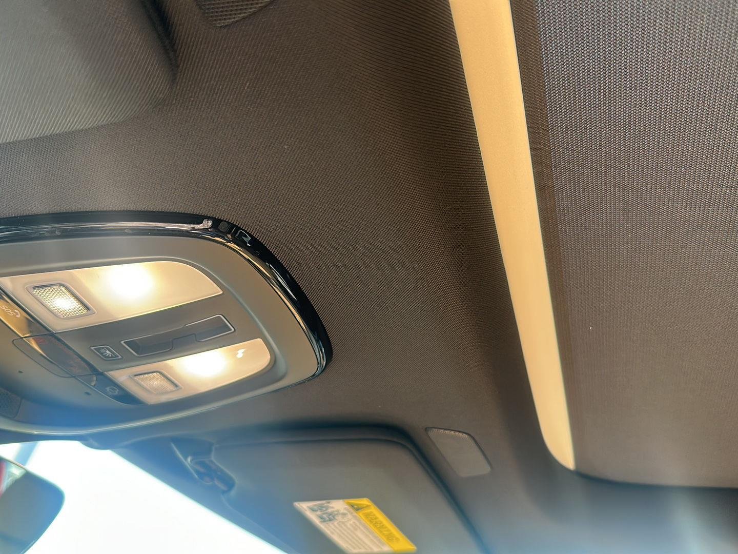 Used 2025 Crystal White Metallic Volvo Ultra image 8