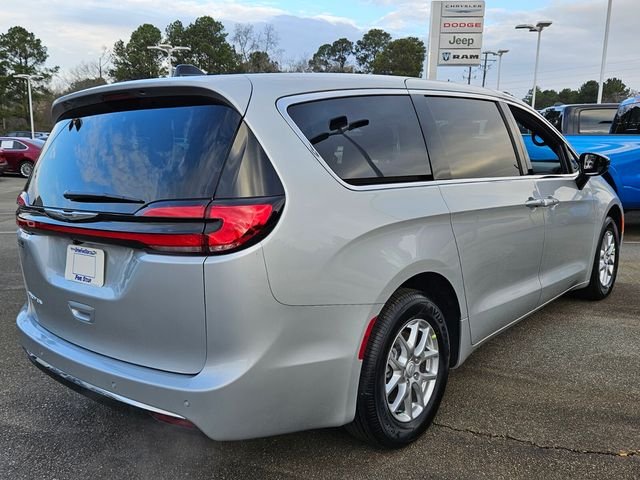 New 2026 Silver Mist Clear-Coat Exterior Paint Chrysler Select image 13