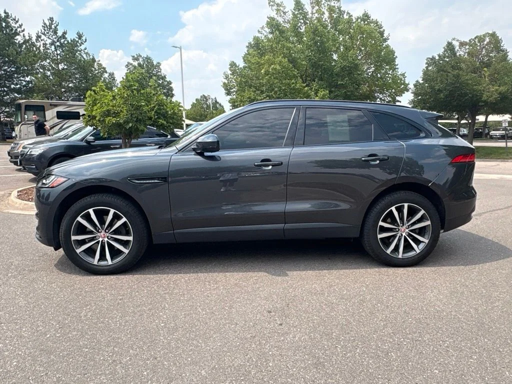Used 2017  Jaguar 35t Prestige image 2
