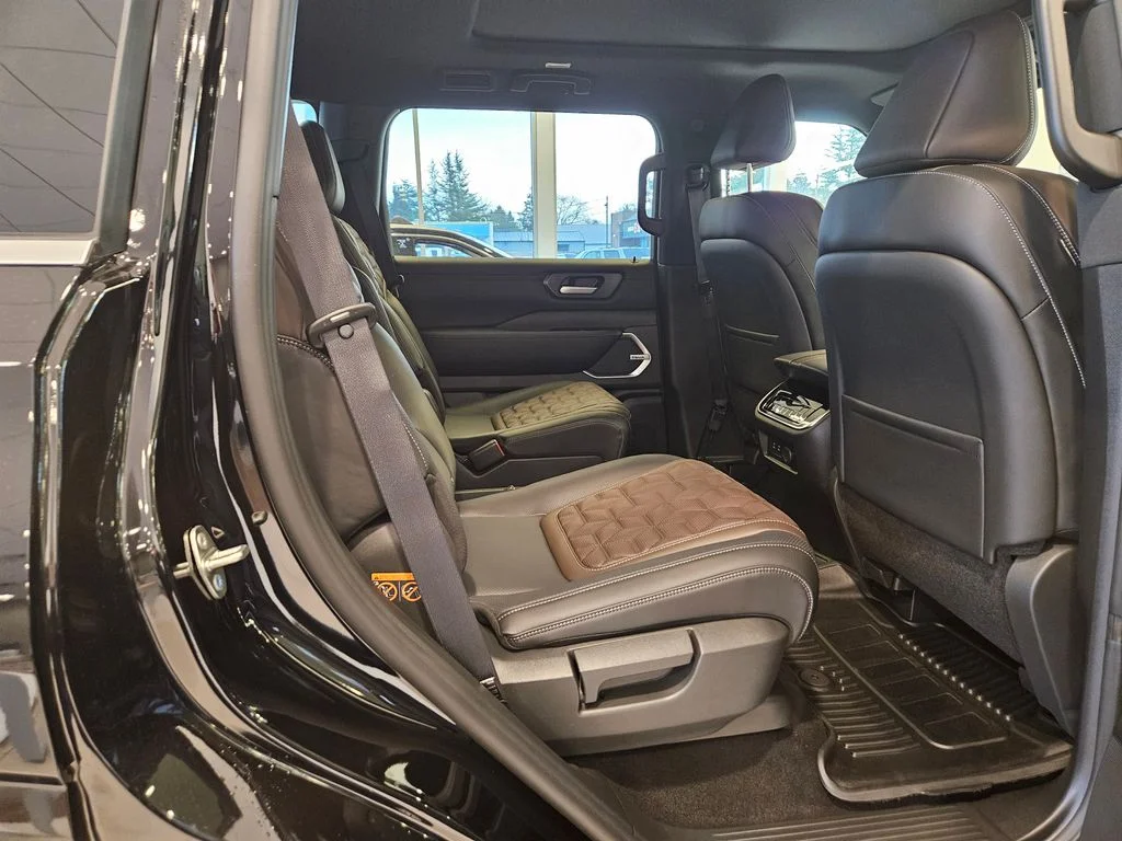 New 2026 Super Black Nissan Platinum image 30