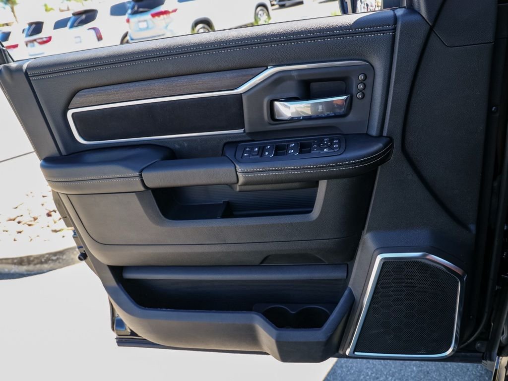 New 2026 Diamond Black Crystal Pearl-Coat Exterior Paint RAM Laramie image 16