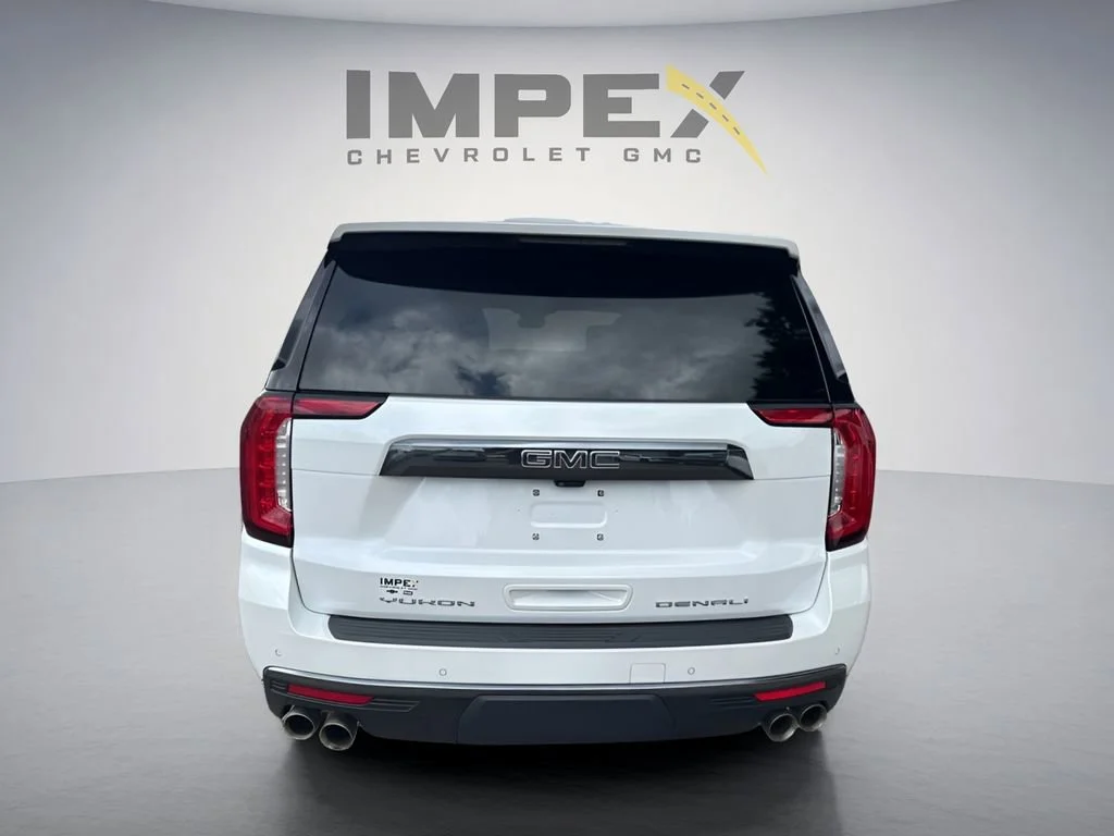Used 2023 White Frost Tricoat GMC Denali Ultimate image 4