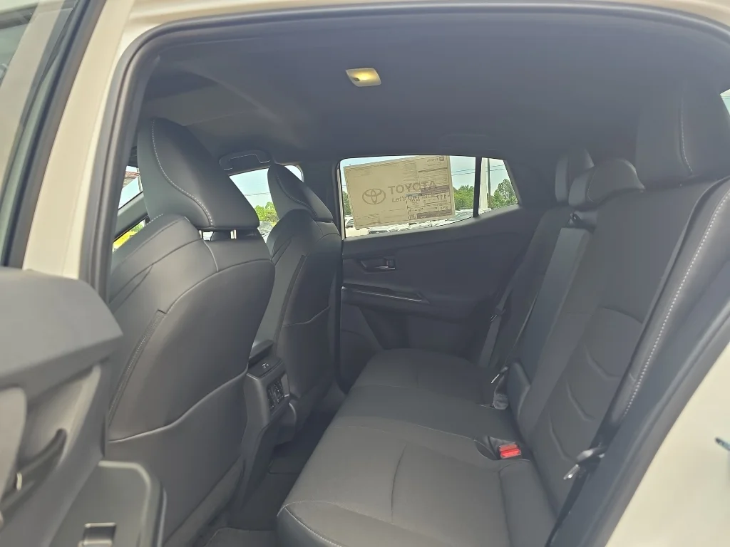 New 2026 Wind Chill Pearl <sup>1</sup> Toyota  SE image 9